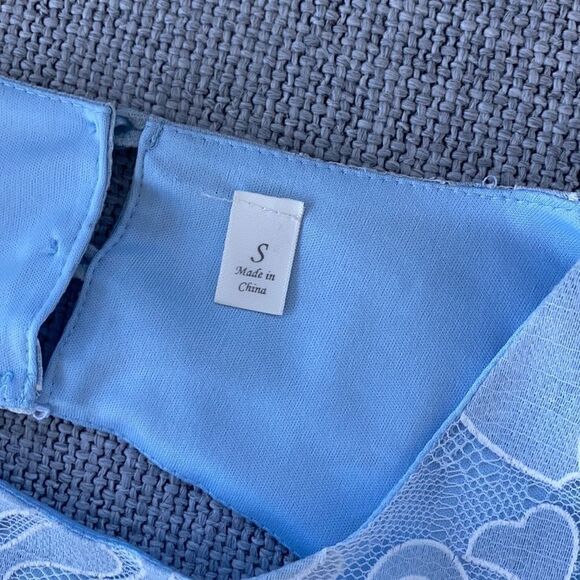 Aina Be Blue‎ Lace Open Back Dress - Picture 4 of 7